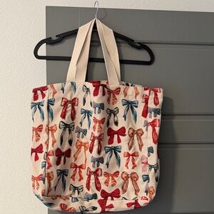Chic Bow Patterned Tote Bag